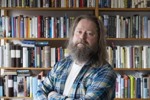 Kirjailija ja muusikko Suonna Kononen